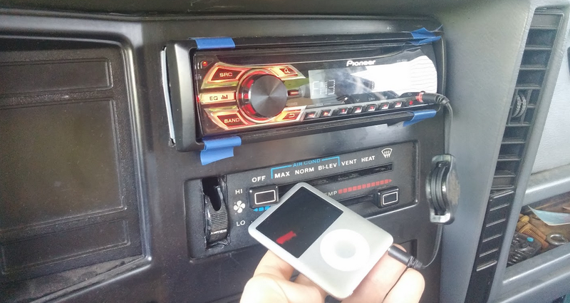 Illustration for article titled Apple’s New iPhone Doesn’t Have A Headphone Jack, What Does That Mean For Your Car?